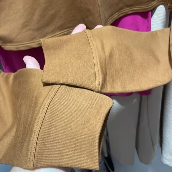 LA mock neck - Picture 2 of 4